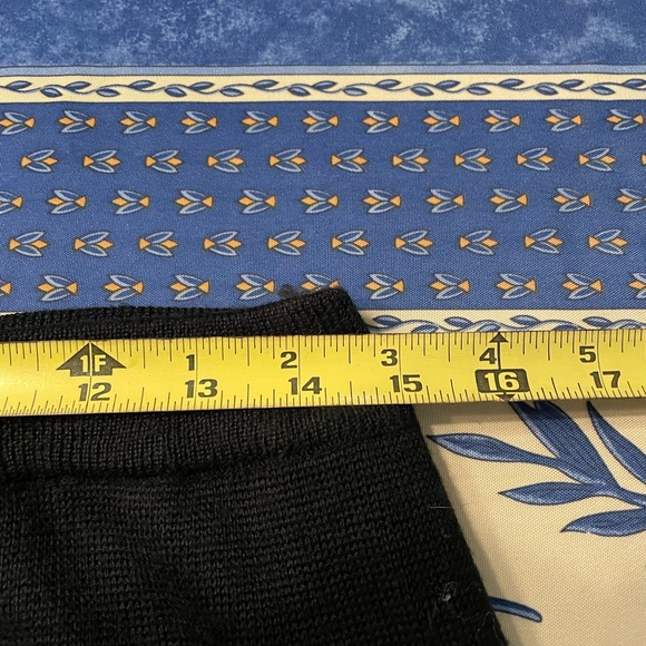 Vintage Karen Scott knit skirt. - Picture 10 of 10